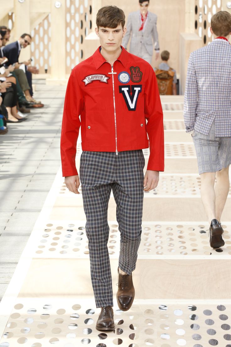 Louis Vuitton's bandana shirt  Menswear, Mens fashion, Louis vuitton men